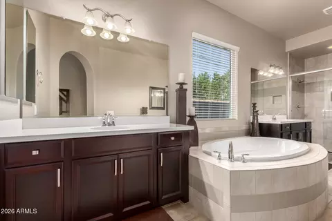 Bath - 4652 N 29th St, Phoenix, AZ 85016 photo 3 of 5