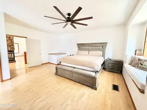 Bedroom - 6870 W Robbin Ln, Pine, AZ 85544 photo 2 of 4
