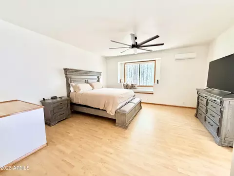 Bedroom - 6870 W Robbin Ln, Pine, AZ 85544 photo 1 of 4