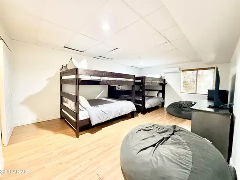 Bedroom - 6870 W Robbin Ln, Pine, AZ 85544 photo 3 of 4