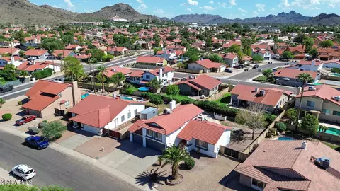 View/Area - 1927 E Crocus Dr, Phoenix, AZ 85022 photo 2 of 7
