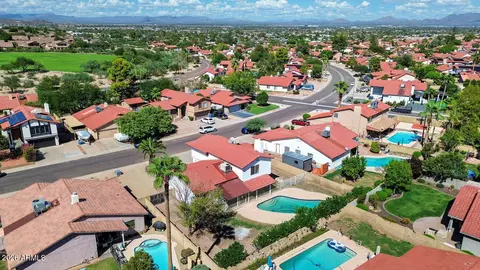 View/Area - 1927 E Crocus Dr, Phoenix, AZ 85022 photo 6 of 7