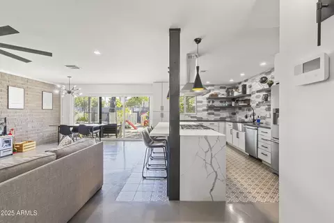 Entry Way - 3355 N 6th Ave, Phoenix, AZ 85013 photo 1 of 1