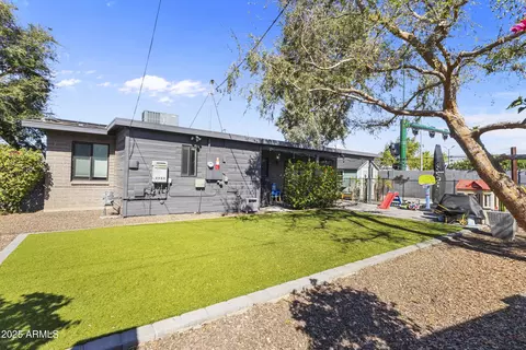 Exterior - 3355 N 6th Ave, Phoenix, AZ 85013 photo 5 of 6