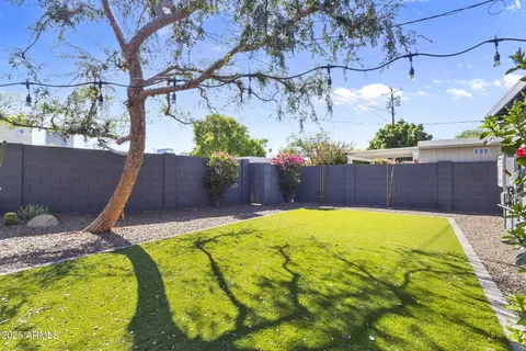 Exterior - 3355 N 6th Ave, Phoenix, AZ 85013 photo 4 of 6