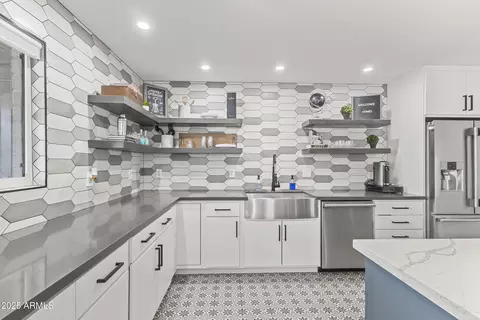 Kitchen - 3355 N 6th Ave, Phoenix, AZ 85013 photo 3 of 3