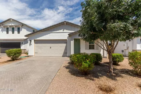 584 E Hazelnut Ln, San Tan Valley, AZ 85140