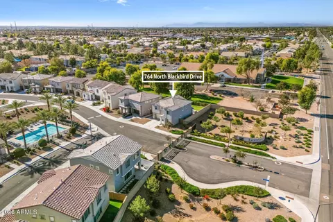 View/Area - 764 N Blackbird Dr, Gilbert, AZ 85234 photo 4 of 6