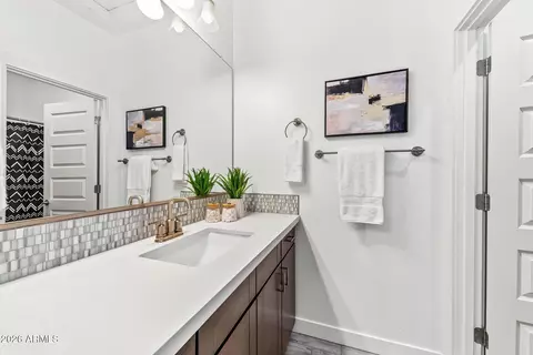 Bath - 764 N Blackbird Dr, Gilbert, AZ 85234 photo 2 of 2