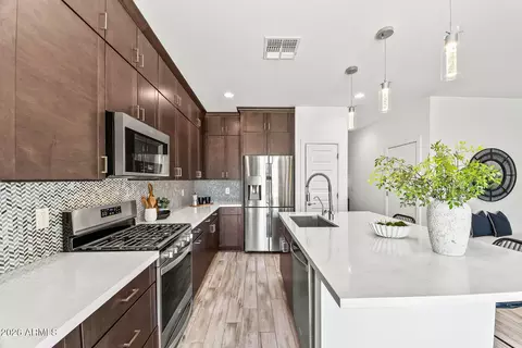 Kitchen - 764 N Blackbird Dr, Gilbert, AZ 85234 photo 2 of 5