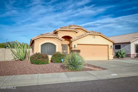 Exterior - 2206 E Ruby Ln, Phoenix, AZ 85024 photo 3 of 7