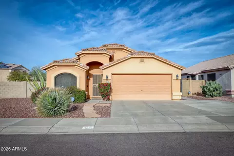 Exterior - 2206 E Ruby Ln, Phoenix, AZ 85024 photo 2 of 7
