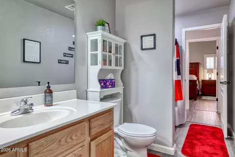 Bath - 2206 E Ruby Ln, Phoenix, AZ 85024 photo 2 of 3