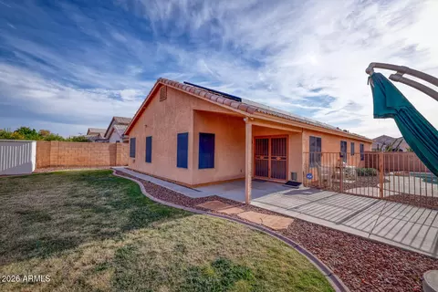 Exterior - 2206 E Ruby Ln, Phoenix, AZ 85024 photo 5 of 7