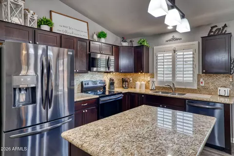Kitchen - 2206 E Ruby Ln, Phoenix, AZ 85024 photo 2 of 4