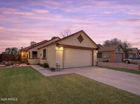 6319 W Mercer Ln, Glendale, AZ 85304