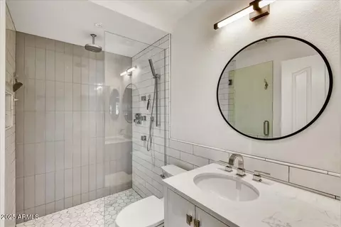 Bath - 3235 E Camelback Rd #218, Phoenix, AZ 85018 photo 1 of 3