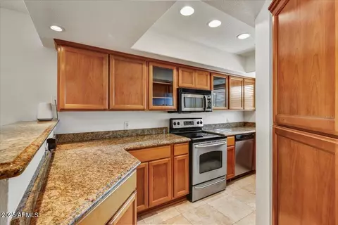 Kitchen - 3235 E Camelback Rd #218, Phoenix, AZ 85018 photo 1 of 4