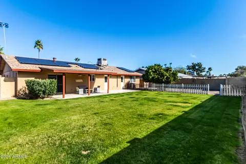 Exterior - 2813 E Cortez St, Phoenix, AZ 85028 photo 6 of 7