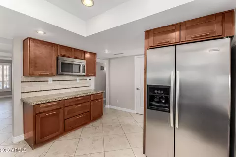Kitchen - 2813 E Cortez St, Phoenix, AZ 85028 photo 2 of 4
