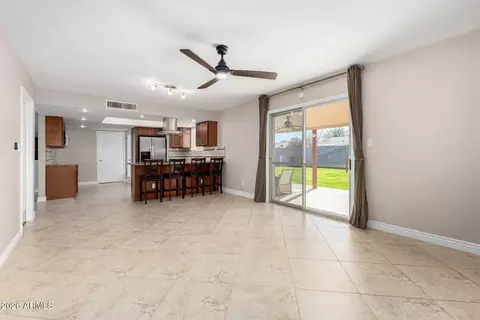 Living - 2813 E Cortez St, Phoenix, AZ 85028 photo 7 of 7