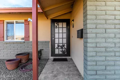 Exterior - 2813 E Cortez St, Phoenix, AZ 85028 photo 3 of 7
