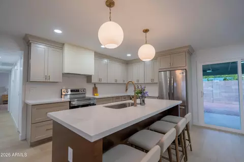 2335 W Caribbean Ln, Phoenix, AZ 85023