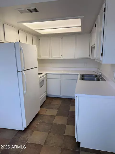 Kitchen - 2560 S Yavapai Rd, Apache Junction, AZ 85119 photo 2 of 3