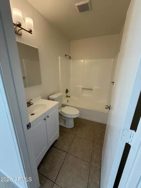 Bath - 2560 S Yavapai Rd, Apache Junction, AZ 85119 photo 2 of 4