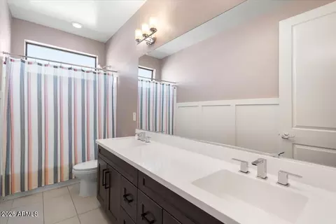 Bath - 3132 E Cheryl Dr, Phoenix, AZ 85028 photo 3 of 4