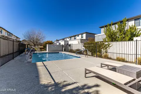 Exterior - 3132 E Cheryl Dr, Phoenix, AZ 85028 photo 7 of 11