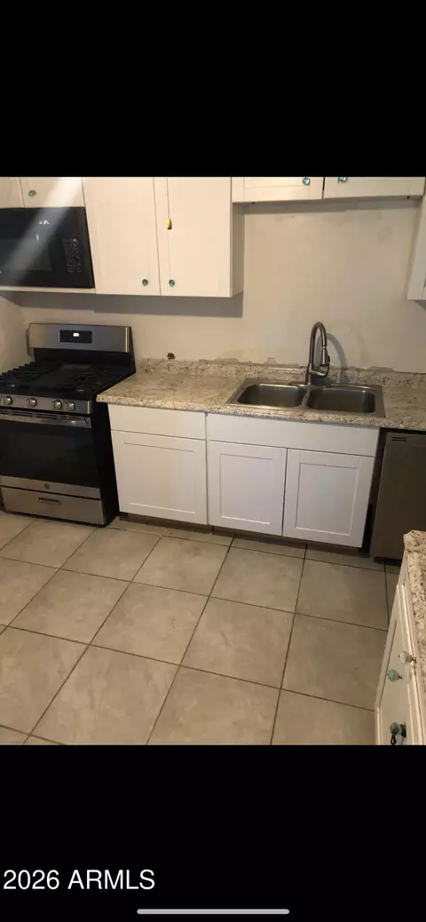 18 E Valencia Dr, Phoenix, AZ 85042 photo 3