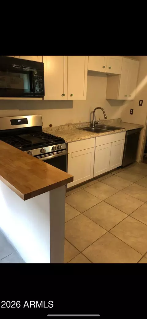 18 E Valencia Dr, Phoenix, AZ 85042 photo 2