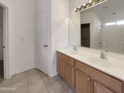 Bath - 2023 E Wagoner Rd, Phoenix, AZ 85022 photo 2 of 4
