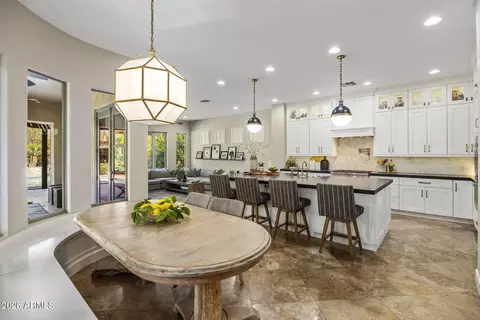 Dining - 3980 E Navigator Ln, Phoenix, AZ 85050 photo 3 of 4