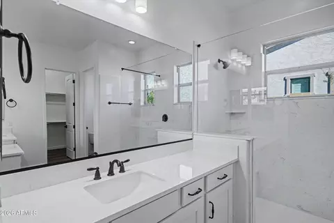 Bath - 8032 E June Cir, Mesa, AZ 85207 photo 4 of 6