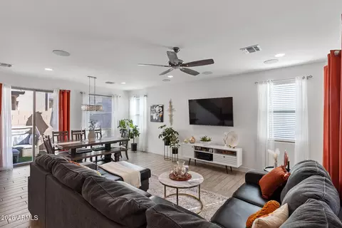 1638 S 82nd Way, Mesa, AZ 85209