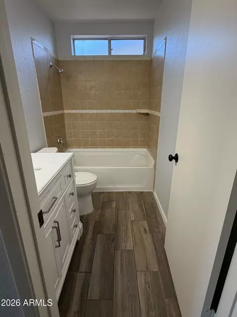 Bath - 3426 W Juniper Ave W, Phoenix, AZ 85053 photo 1 of 6