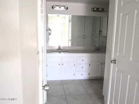 Bath - 4303 E Cactus Rd #419, Phoenix, AZ 85032 photo 2 of 6