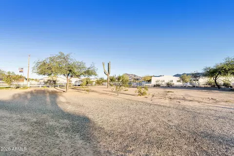 Exterior - 2053 N Meridian Rd, Apache Junction, AZ 85120 photo 9 of 17