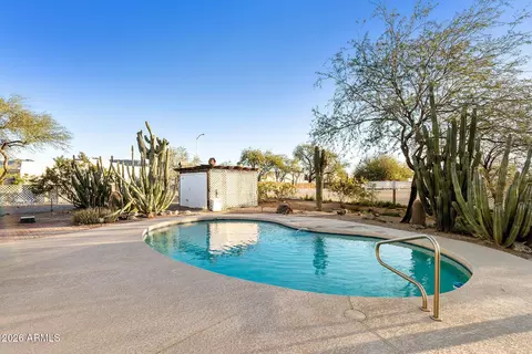Exterior - 2053 N Meridian Rd, Apache Junction, AZ 85120 photo 15 of 17
