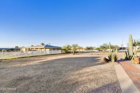Exterior - 2053 N Meridian Rd, Apache Junction, AZ 85120 photo 2 of 17