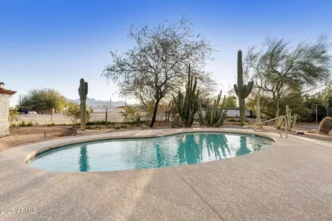 Exterior - 2053 N Meridian Rd, Apache Junction, AZ 85120 photo 14 of 17