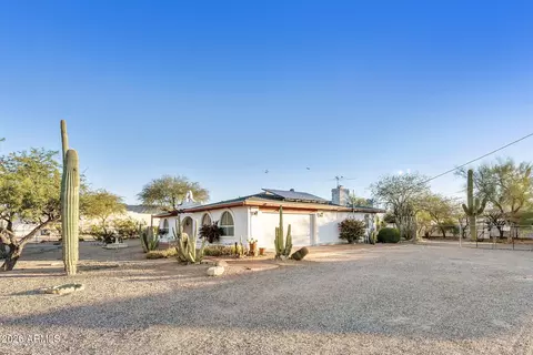 Exterior - 2053 N Meridian Rd, Apache Junction, AZ 85120 photo 3 of 17