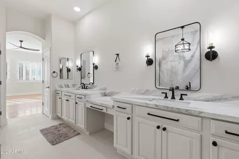 Bath - 2007 W Blaylock Dr, Phoenix, AZ 85085 photo 3 of 6