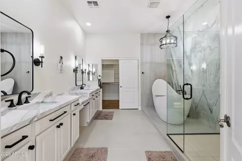 Bath - 2007 W Blaylock Dr, Phoenix, AZ 85085 photo 2 of 6