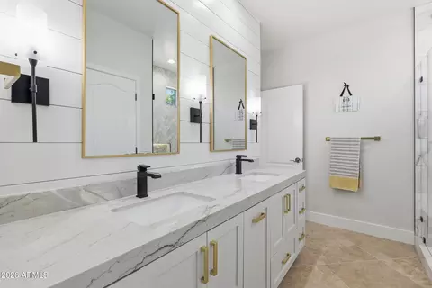 Bath - 2007 W Blaylock Dr, Phoenix, AZ 85085 photo 6 of 6