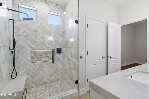 Bath - 2007 W Blaylock Dr, Phoenix, AZ 85085 photo 5 of 6