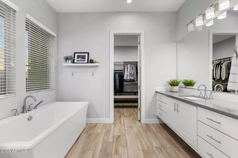 Bath - 2052 E Crescent Way, Gilbert, AZ 85298 photo 6 of 10