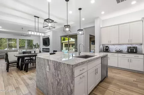 Kitchen - 2052 E Crescent Way, Gilbert, AZ 85298 photo 3 of 5